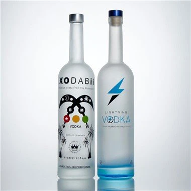 Chai thủy tinh rượu mờ